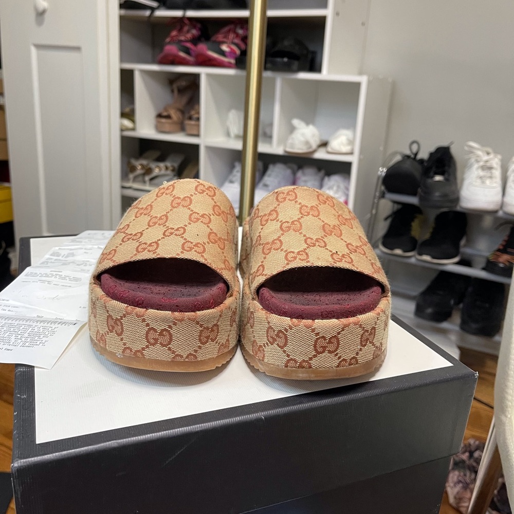 Gucci platform sandals GG
